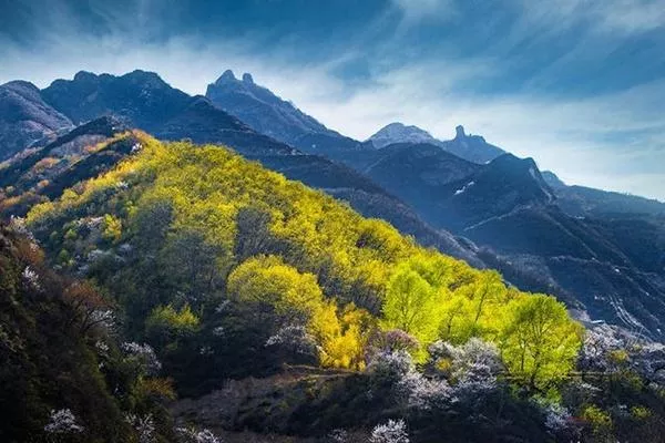 白石山景區<a href='http://www.okeytime.com/' target=_blank>旅游攻略</a>一日游